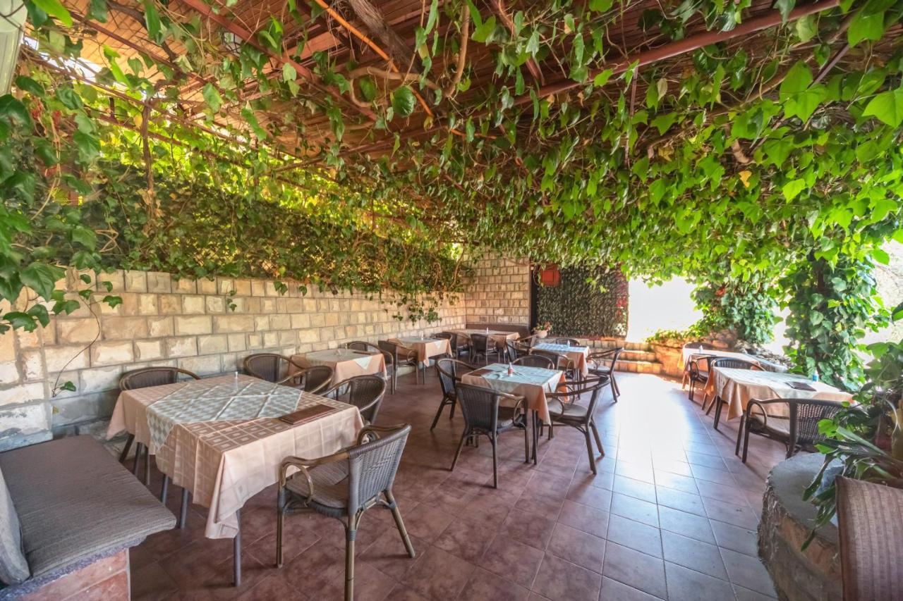 Apartments Pod Lozom With Seaview Petrovac エクステリア 写真