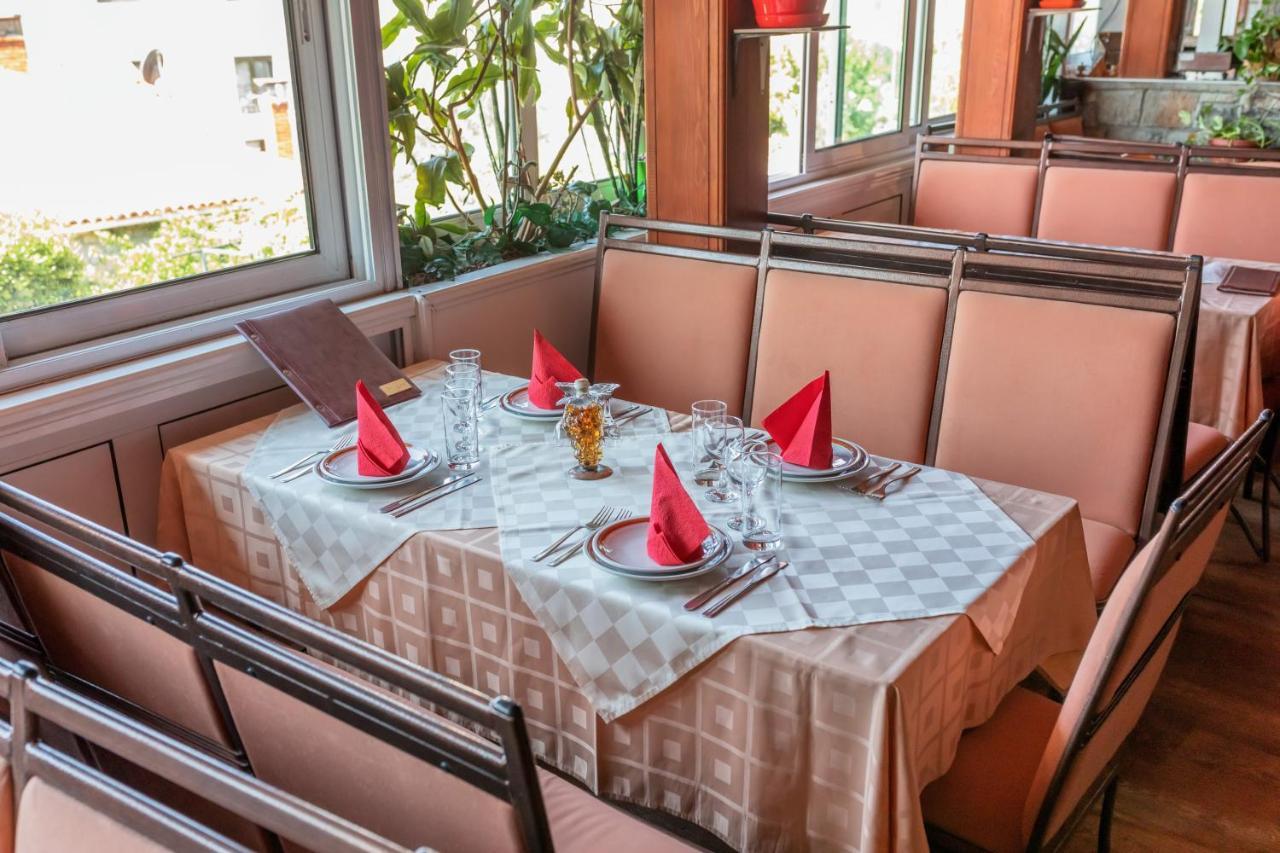 Apartments Pod Lozom With Seaview Petrovac エクステリア 写真