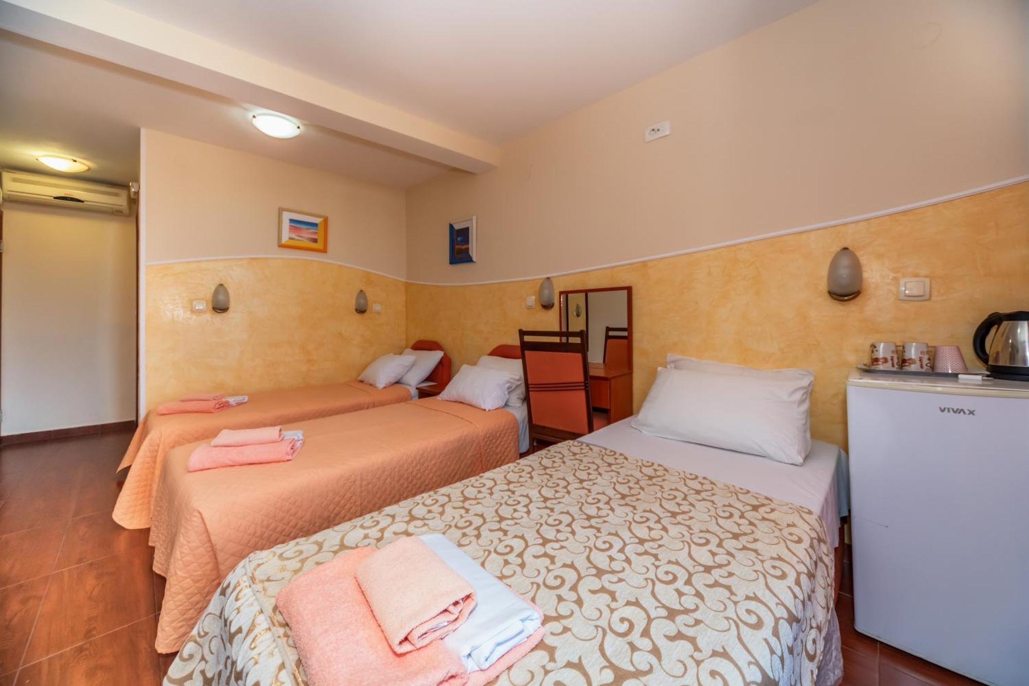 Apartments Pod Lozom With Seaview Petrovac 部屋 写真