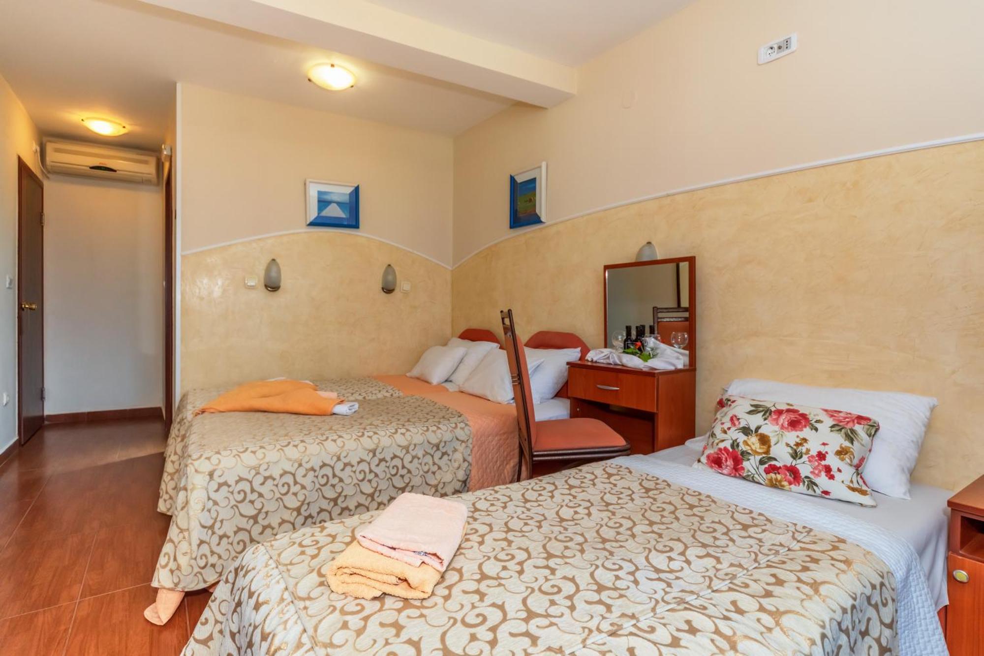 Apartments Pod Lozom With Seaview Petrovac 部屋 写真